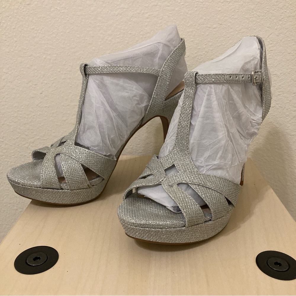 Gianni Bini Silver Sparkle Women's Heels - Picture 3 of 9